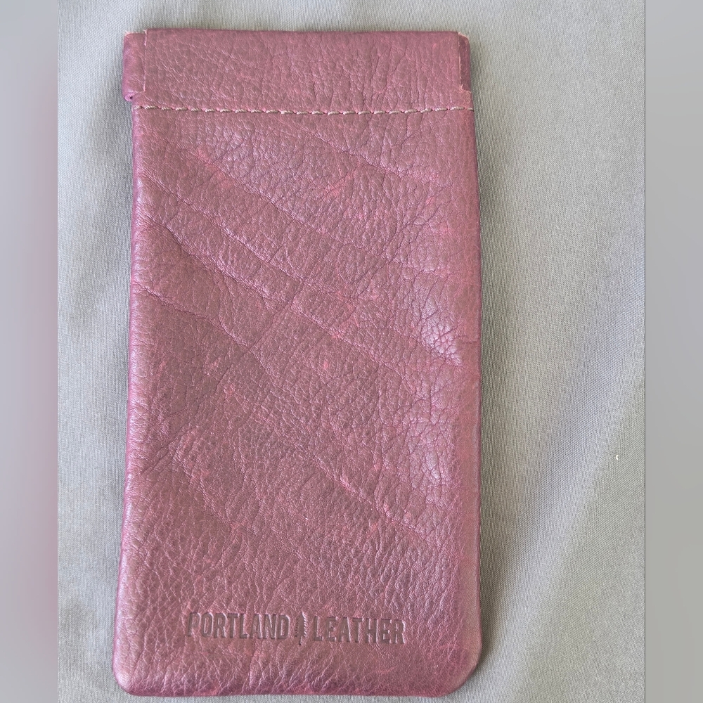 Portland Leather Squeeze Eyeglass Case